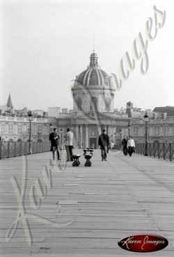 Black and White image of Paris Street Scenes