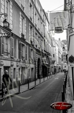 Black and White image of Paris Street Scenes