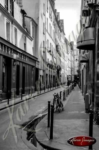 Black and White image of Paris Street Scenes