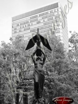 Woodruff-Park-Statue-Atlanta-Georgia-Black-and-White