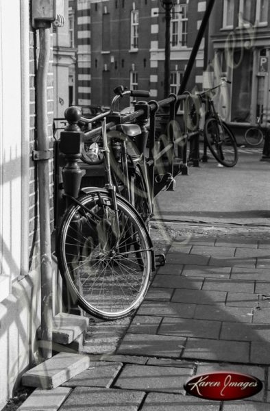 bike in brugge in black and white